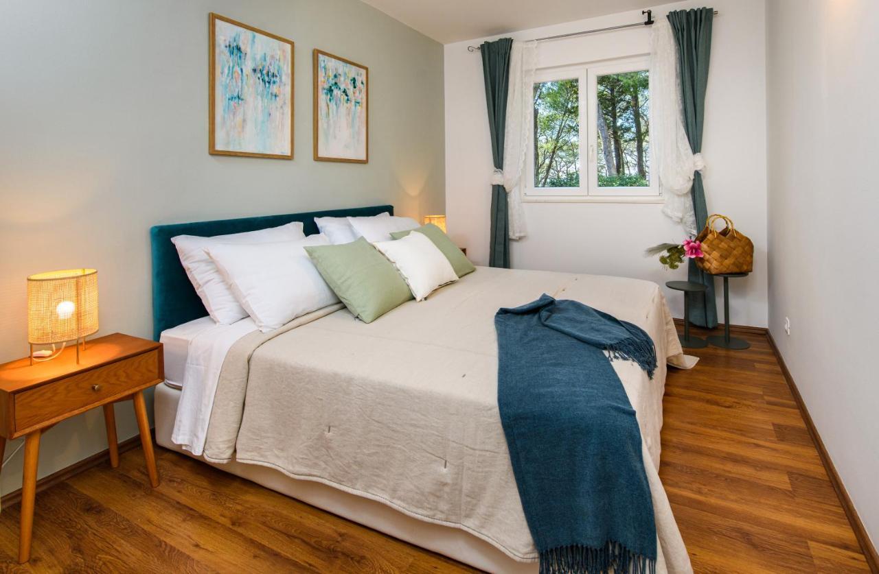 Lavica Bellevue Apartments & Studios ポドストラナ エクステリア 写真
